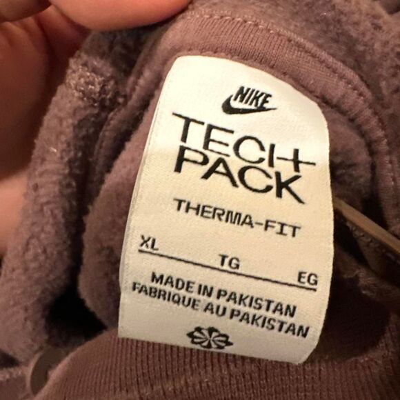 Nike Sportswear Therma-FIT Tech Pack Mens Winterized Top Size with inside hood - Picture 5 of 7